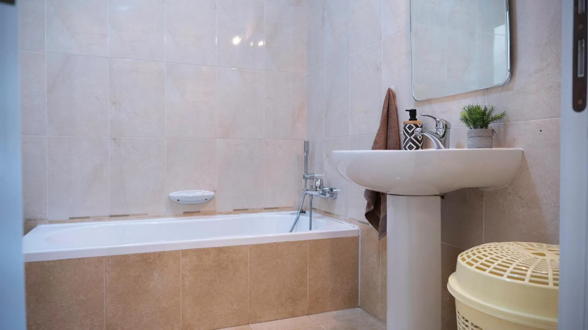 Golden Harbour - 2 Bedrooms, 2 Bathrooms Gzira 0*,
