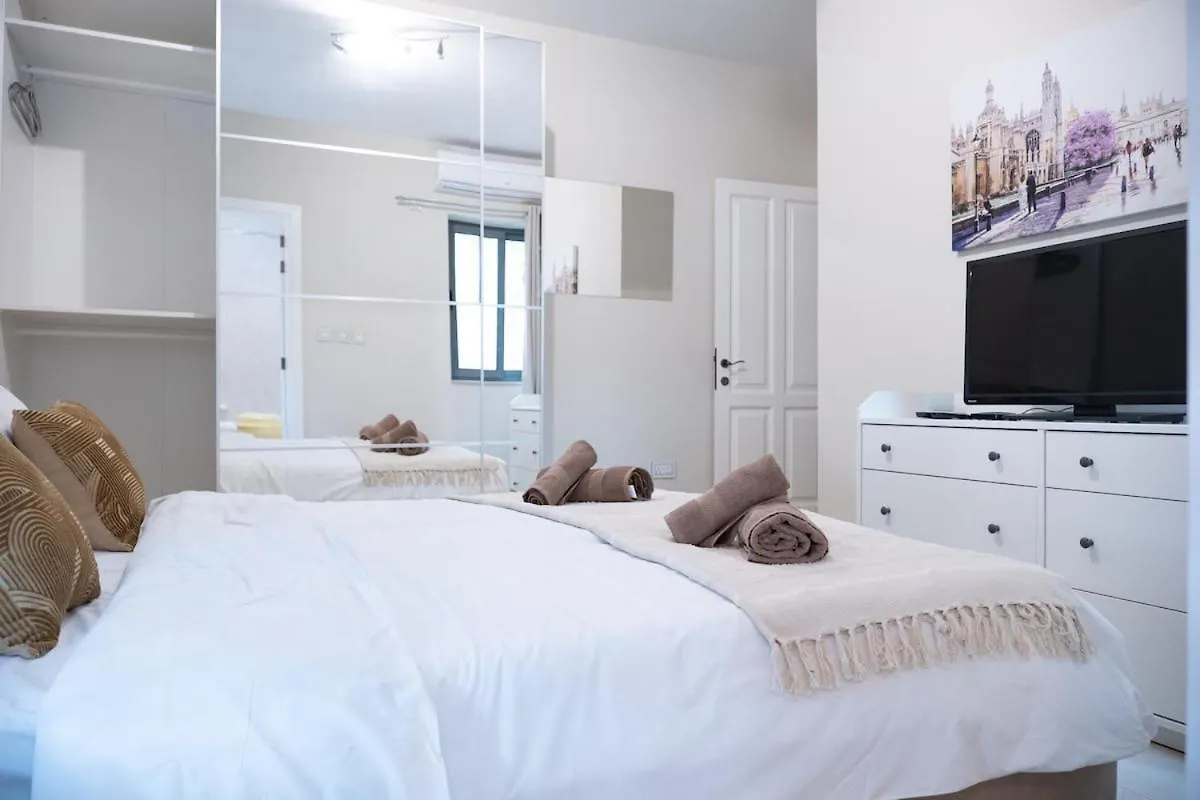 Apartment Golden Harbour - 2 Bedrooms, 2 Bathrooms Gzira